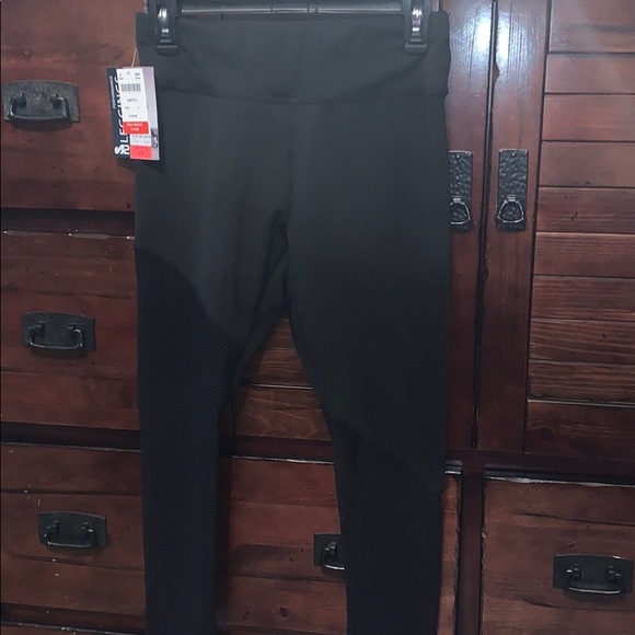 Pants - Women’s capri mesh leggings